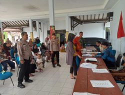 Polsek Kesesi Laksanakan Pemantauan Penyaluran Bantuan Pangan bagi Keluarga Rawan Stunting Tahap 2 Batch II Tahun 2023  