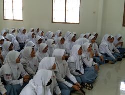 Satgas Preemtif Operasi Keselamatan Lalu Lintas Candi 2024 Polres Pekalongan Sosialisasikan Tertib Berlalu Lintas di Sekolah-Sekolah