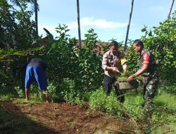 TNI-Polri Sinergi Bersama Warga, Fogging dan Bersih-Bersih Area Pemukiman Warga