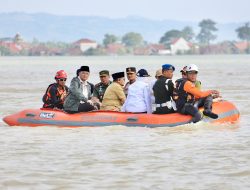 Kapolda Jateng beserta Kepala BNPB Cek Kondisi banjir di Demak