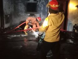 Diduga Korsleting Listrik, Rumah di Kesesi Terbakar