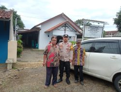 Polsek Karanganyar Patroli Gereja, Berikan Rasa Aman saat Ibadah