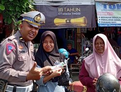Satlantas Polres Pekalongan Sosialisasikan Operasi Patuh Candi 2024 kepada Pedagang Pasar Karanganyar