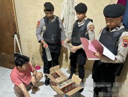 Anggota Sat Samapta Polres Pekalongan Sita Ratusan Botol Miras dalam Operasi Cipta Kondisi