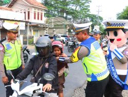 Satlantas Polres Pekalongan Sosialisasikan Ops Zebra Candi kepada pengendara di Wilayah Wonopringgo