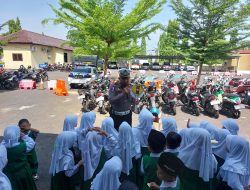 Kebersamaan Sat Lantas Polres Pekalongan Bersama Anak-Anak TK Muslimat NU Kajen dalam Polisi Sahabat Anak