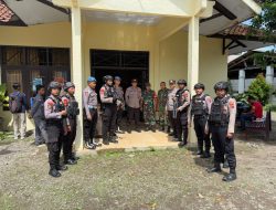 Pastikan Kondusif, TNI-Polri Pantau dan Amankan Rekap Suara di Tingkat PPK