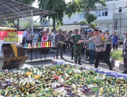 Jelang Natal dan Tahun Baru 2025, Polres Pekalongan Musnahkan Ribuan Botol Miras