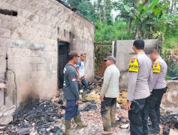 Sebuah Rumah Di Desa Sidoharjo Doro Terbakar, Polisi Lakukan Olah TKP