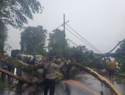 Akses Jalur Medan-Brastagi Terputus, TNI-Polri Bersinergi Lakukan Evakuasi
