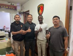 Laptop Hilang Saat Tidur di KRL, WNA Afrika Puji Kepolisian Polsek Tambora Yang Berhasil Mengembalikan Barang Miliknya
