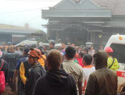 Petugas Gabungan Berhasil Evakuasi 17 Warga Terdampak Longsor di Petungkriyono, 8 Orang Dalam Pencarian