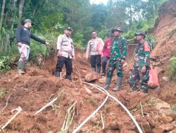 Tim Gabungan Mulai Salurkan Bantuan kepada Korban Terdampak Longsor di Petungkriyono