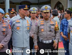 Kunjungi Pemudik di Stasiun Tawang Semarang, Kapolri Optimis Puncak Arus Balik Terlewati dengan Baik