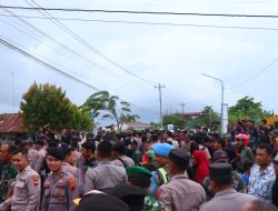 Ratusan Personil Polres Pekalongan Amankan Audiensi Warga Sijambe