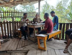 Ngopi Bareng Warga, Bripka Angesti Sosialisasikan Call Center 110