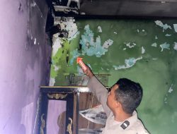 Akibat Korsleting AC, Sebuah Rumah di Kesesi Pekalongan Terbakar
