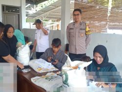 Penyaluran Bantuan Pangan di Kelurahan Kedungwuni Barat Berjalan Lancar dan Kondusif