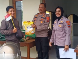 1,8 Ton Beras Ludes di Gerakan Pangan Murah Polsek Kedungwuni, Pembeli Dapat Bendera Merah Putih