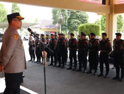 Kapolres Pekalongan Pimpin Apel Pemberangkatan Personel BKO ke Pati