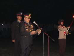 Kapolres Pekalongan Pimpin Apel Kehormatan dan Renungan Suci HUT ke-80 RI di TMP Bhakti Wiratama