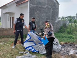 Balon Udara Tersangkut Tiang Listrik di Pekalongan, Polisi Turun Tangan