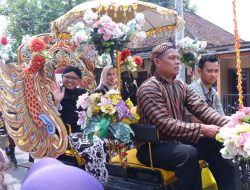 Kirab Budaya HUT ke 403 Kabupaten Pekalongan, Kapolres Rachmad C. Yusuf Sapa Warga