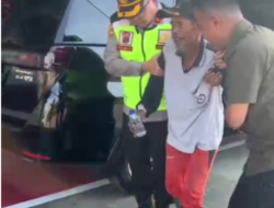 Kapolres Pekalongan Sigap Bantu Korban Kecelakaan di Bojong