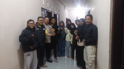 Kapolsek Kajen Silaturahmi dengan Mahasiswa Papua dan NTT: “Pintu Polsek Terbuka untuk Kalian”