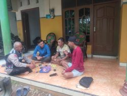 ‘Ngopi Curhat’ Bhabinkamtibmas dan Pemuda Wonorejo, Bahas Layanan 110 hingga Bahaya Penipuan Online