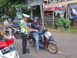 Operasi Zebra Candi 2025 Gaspol, Satlantas Sebar Brosur di Jalur Kajen-Bojong