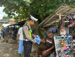 Jangkau Area Publik, Satlantas Polres Pekalongan Sasar Pedagang dan Pengunjung Pasar Hewan Kesesi untuk Sosialisasi Zebra Candi