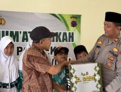 Aksi Humanis, Polsek Kedungwuni Beri Sarung dan Motivasi untuk Siswa SLB Muhammadiyah Pekajangan