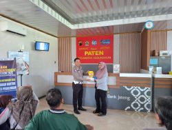 Jumat berkah, bayar pajak di samsat paten kabupaten pekalongan dapat bonus minyak goreng