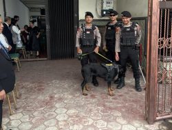 Jelang Perayaan Natal, Polres Pekalongan Sterilisasi Gereja GPDI Berea Wiradesa