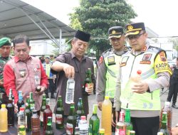 Jelang Nataru, Polres Pekalongan Musnahkan 3.048 Botol Miras Hasil Razia Setahun Terakhir