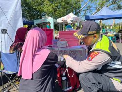 Dokkes Polres Pekalongan Keliling Alun-alun dan Gereja, Pastikan Masyarakat Rayakan Natal dengan Sehat