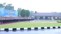 Tak Surut oleh Hujan, Personel Polres Pekalongan Tetap Khidmat Gelar Upacara Hari Kesadaran Nasional